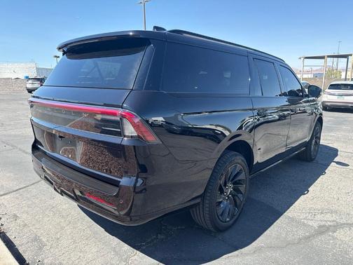 Infinite Black Metallic 2026 Lincoln Navigator L Reserve
