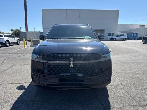 Infinite Black Metallic 2026 Lincoln Navigator L Reserve