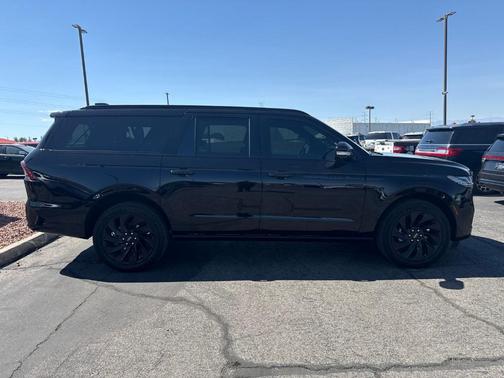 Infinite Black Metallic 2026 Lincoln Navigator L Reserve