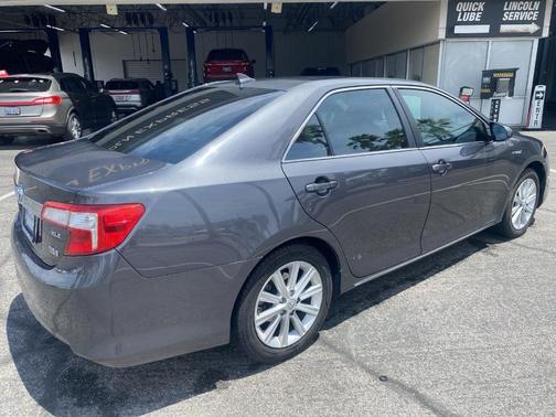 Magnetic Gray Metallic 2012 Toyota Camry Hybrid XLE