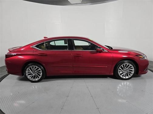 2023 Lexus ES 300h Luxury