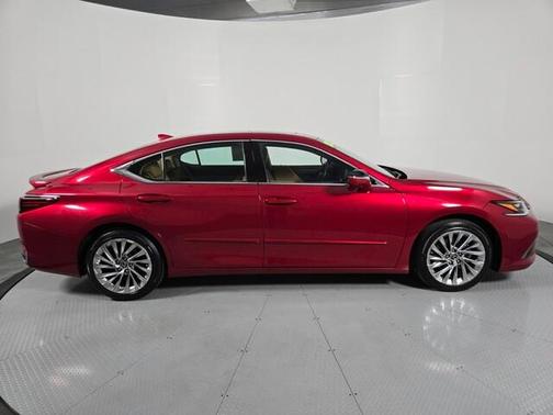 2023 Lexus ES 300h Luxury