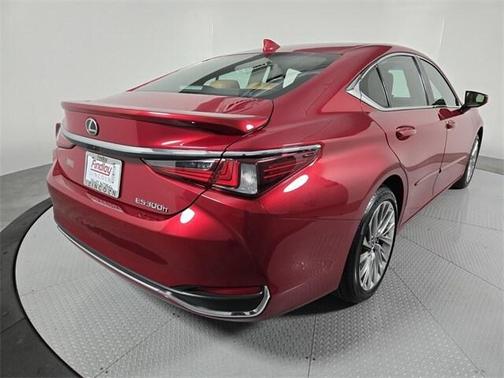 2023 Lexus ES 300h Luxury