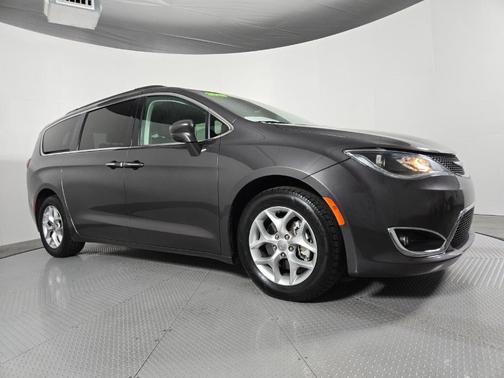 Granite Crystal Clearcoat Metallic 2019 Chrysler Pacifica Touring Plus