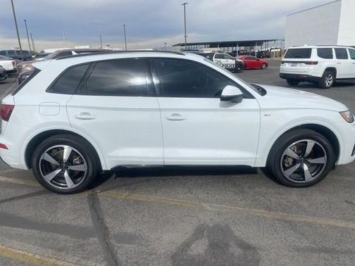 2022 Audi Q5 45 S line quattro Premium