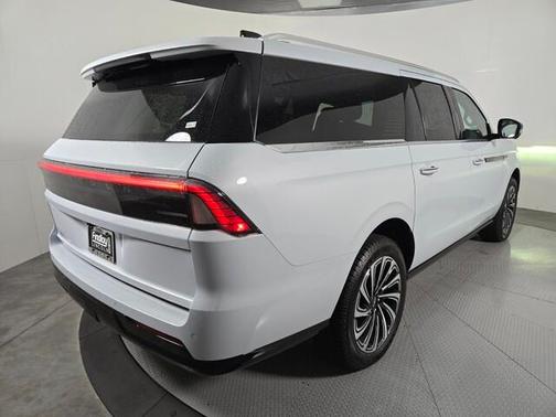 Crystal White 2026 Lincoln Navigator L Black Label
