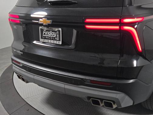 Mosaic Black Metallic 2025 Chevrolet Traverse LT