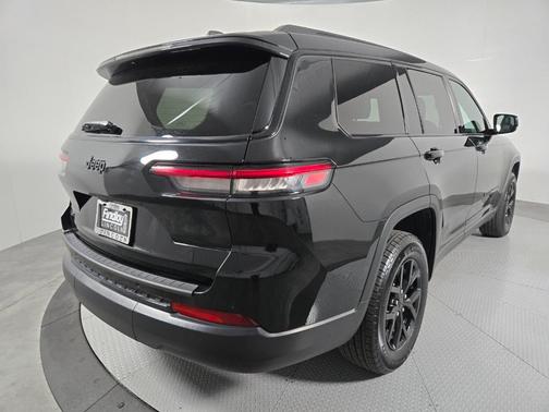 Diamond Black 2024 Jeep Grand Cherokee L Laredo