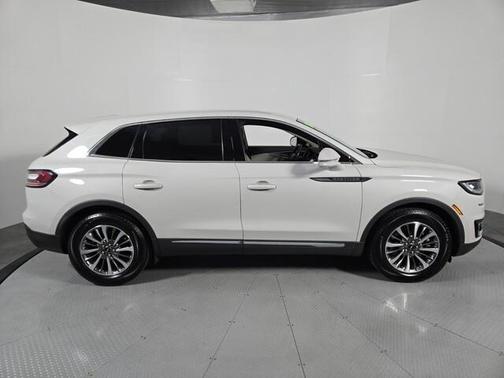 Ceramic Pearl 2020 Lincoln Nautilus Standard