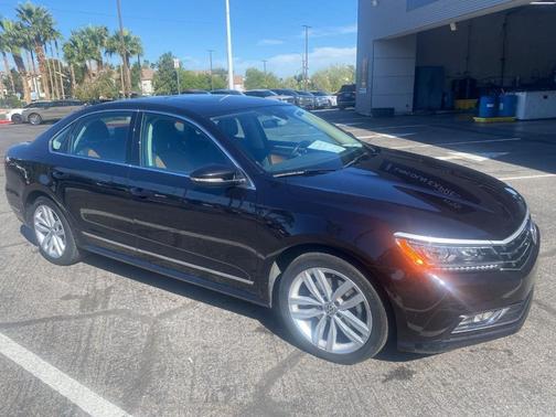 Deep Black Pearl Effect 2018 Volkswagen Passat 2.0T SEL Premium