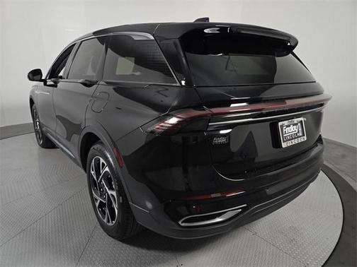 Infinite Black Metallic 2026 Lincoln Nautilus Premiere