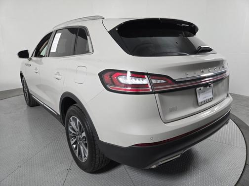 Ceramic Pearl Metallic Tinted Clearcoat 2022 Lincoln Nautilus Standard