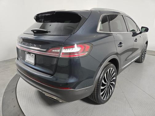 2022 Lincoln Nautilus Black Label