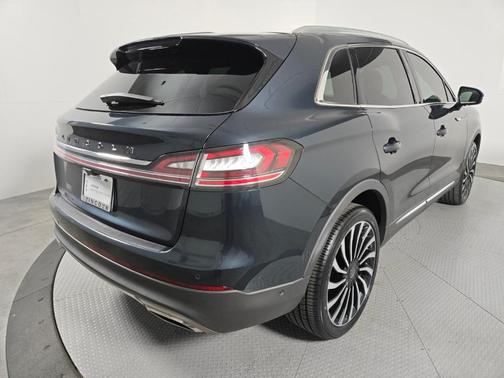 2022 Lincoln Nautilus Black Label