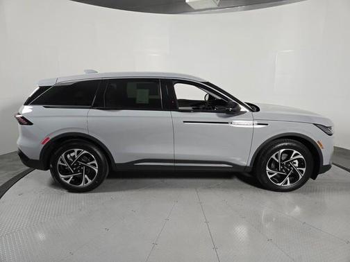 Metallic 2026 Lincoln Nautilus Premiere