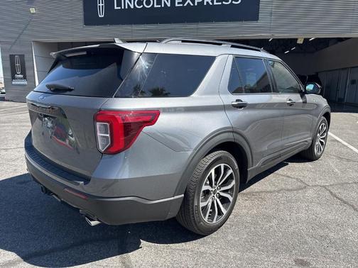 2024 Ford Explorer ST-Line
