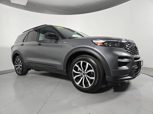 2024 Ford Explorer ST-Line