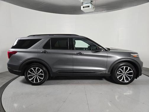 2024 Ford Explorer ST-Line