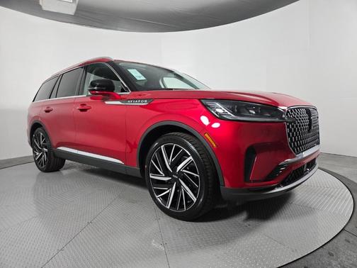Red Carpet 2026 Lincoln Aviator Reserve AWD