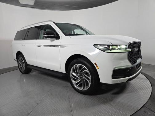 White Metallic 2026 Lincoln Navigator Premiere