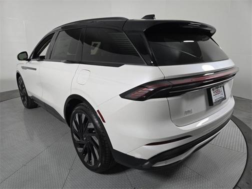 2025 Lincoln Nautilus Reserve