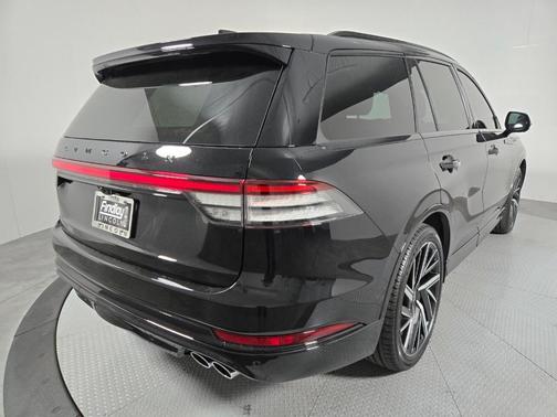 Infinite Black Metallic 2026 Lincoln Aviator Black Label AWD