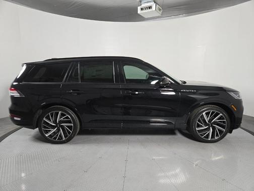 Infinite Black Metallic 2026 Lincoln Aviator Black Label AWD