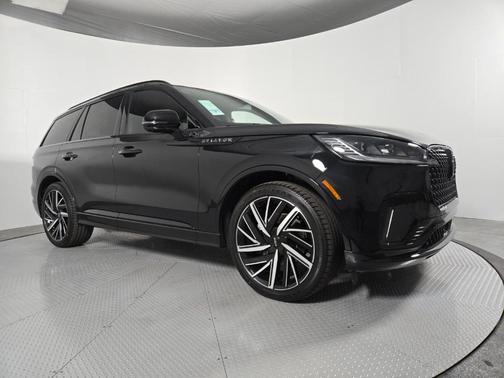 Infinite Black Metallic 2026 Lincoln Aviator Black Label AWD