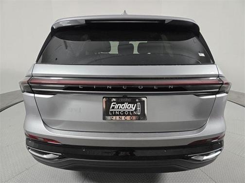 Silver Radiance Metallic 2026 Lincoln Nautilus Premiere