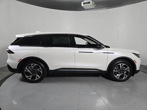 White Platinum Clearcoat Metallic 2026 Lincoln Nautilus Premiere