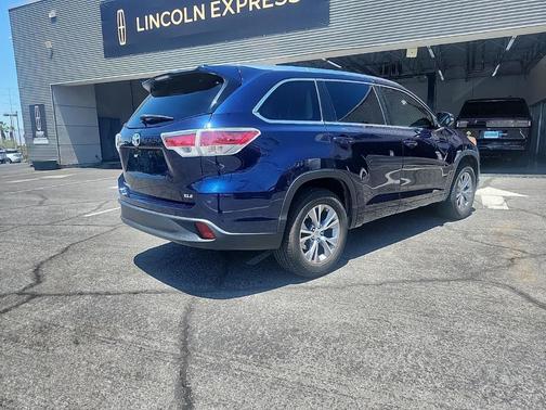 Nautical Blue Metallic 2014 Toyota Highlander XLE