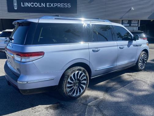 2022 Lincoln Navigator L Black Label