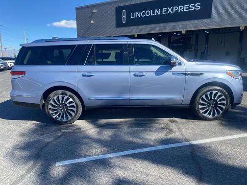 2022 Lincoln Navigator L Black Label