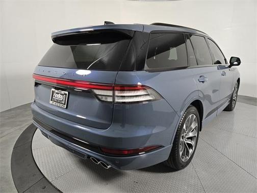 Whisper White 2026 Lincoln Aviator Premiere