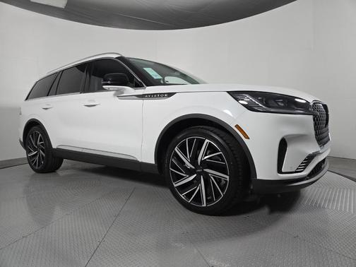 Pristine White 2026 Lincoln Aviator Reserve AWD