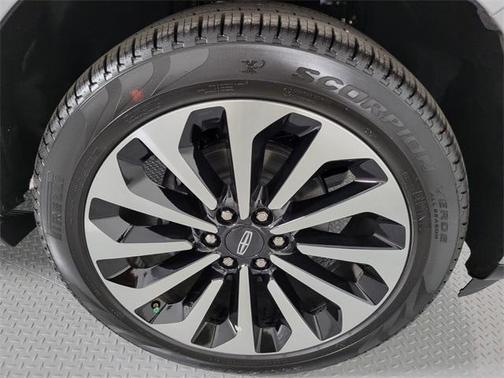 2023 Lincoln Navigator L Reserve