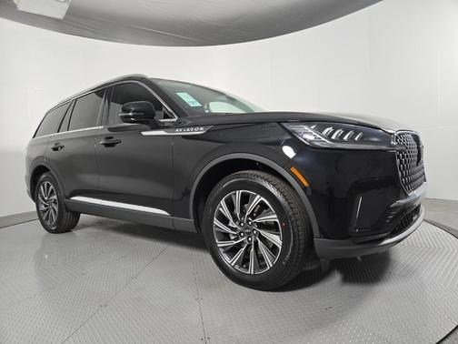 Infinite Black Metallic 2026 Lincoln Aviator Premiere