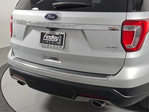 Ingot Silver Metallic 2018 Ford Explorer XLT
