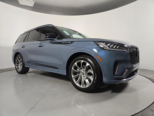 Blue Metallic 2026 Lincoln Aviator Premiere