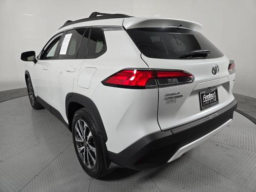 Wind Chill Pearl 2023 Toyota Corolla Cross XLE