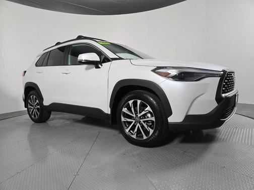 Wind Chill Pearl 2023 Toyota Corolla Cross XLE
