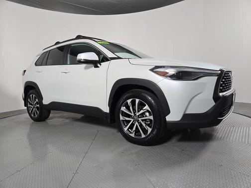 Wind Chill Pearl 2023 Toyota Corolla Cross XLE