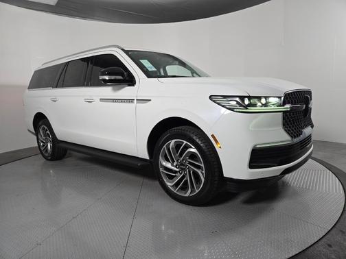 Star White 2026 Lincoln Navigator L Premiere