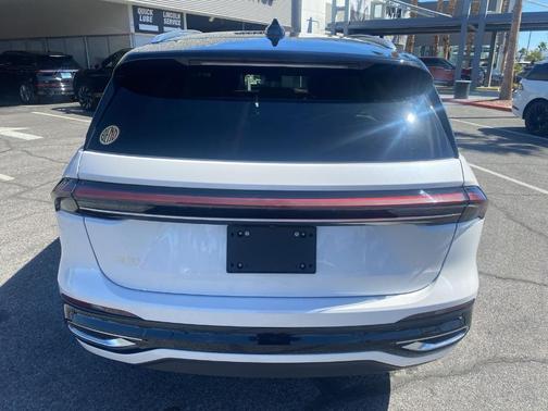 2024 Lincoln Nautilus Black Label