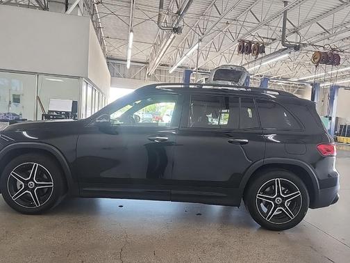 Midnight Black 2023 Mercedes-Benz GLB 250 Base
