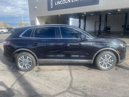 2022 Lincoln Nautilus Reserve