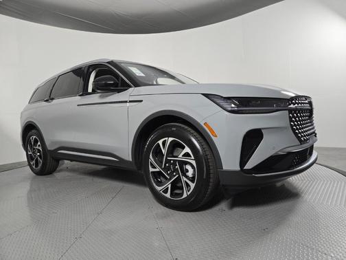 Metallic 2026 Lincoln Nautilus Premiere