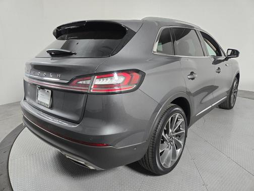 Metallic 2022 Lincoln Nautilus Reserve