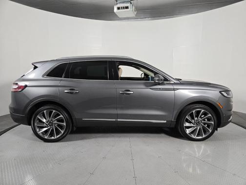 Metallic 2022 Lincoln Nautilus Reserve