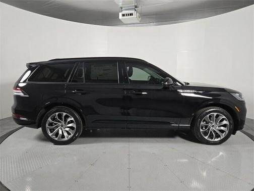 Infinite Black Metallic 2026 Lincoln Aviator Premiere